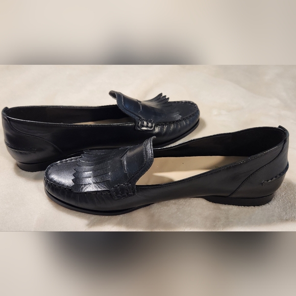 Cole Haan Wmns Stassi Fringed Penny Loafer - Picture 2 of 5
